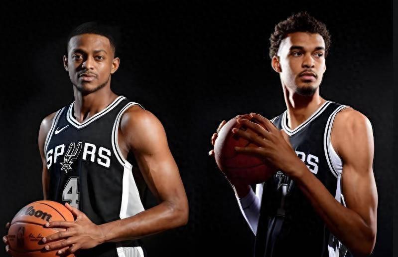 世界杯精彩集锦下载-守得云开见月明！这二人跟随球队沉浮5年不离不弃，如今彻底崛起