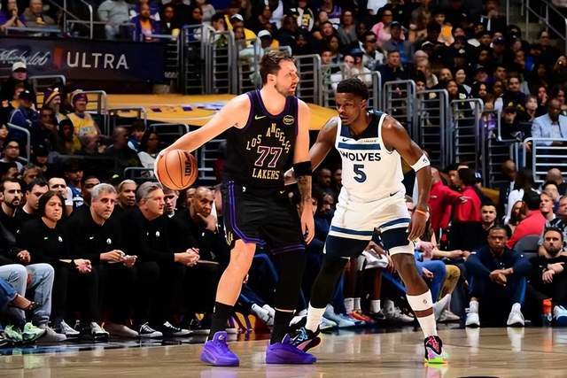 世界杯精彩集锦下载-詹姆斯缺阵激活东契奇里夫斯艾顿，湖人三杀森林狼，华子15中2