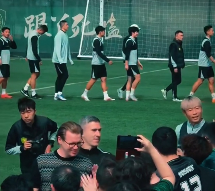 世界杯视频平台-博主：国安今日进行今年首次公开训练课，外援中卫拉莫斯暂未归队